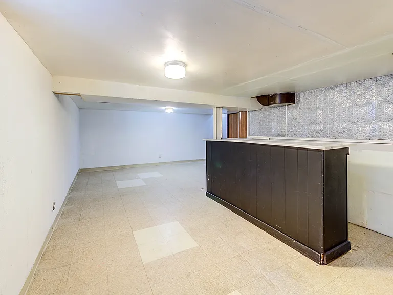 7865 Wayne Ave — Photo 16