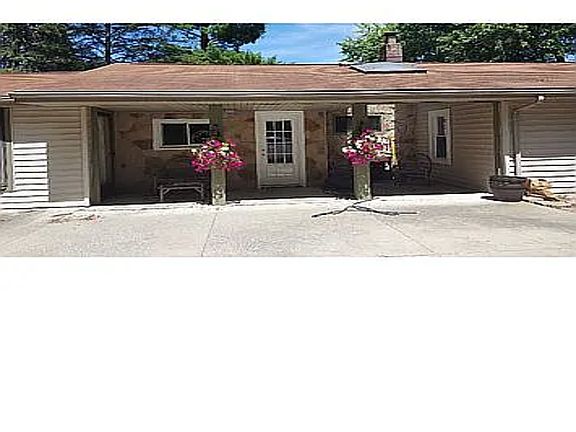 2nd image of 1072 Maple Heights Dr