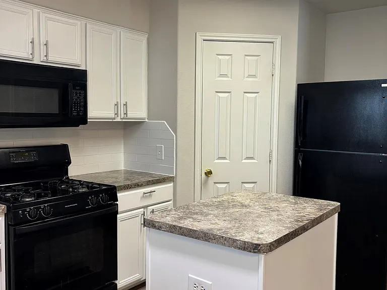 22531 Goss Spring Ct — Photo 7