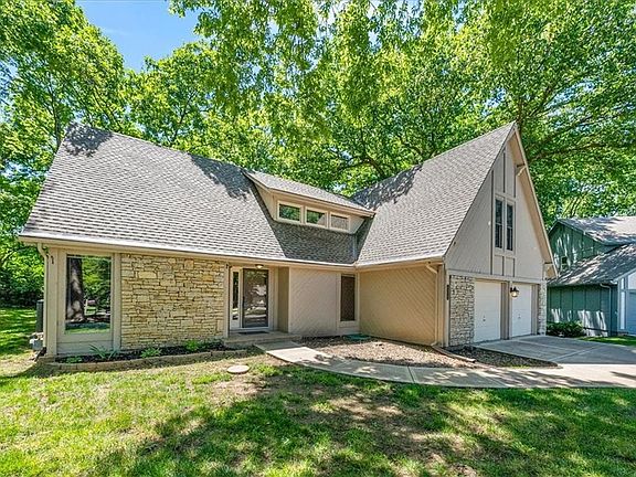 2nd image of 8324 Connell St