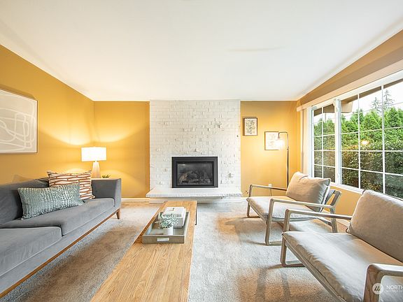 3rd image of 15303 4th Avenue W