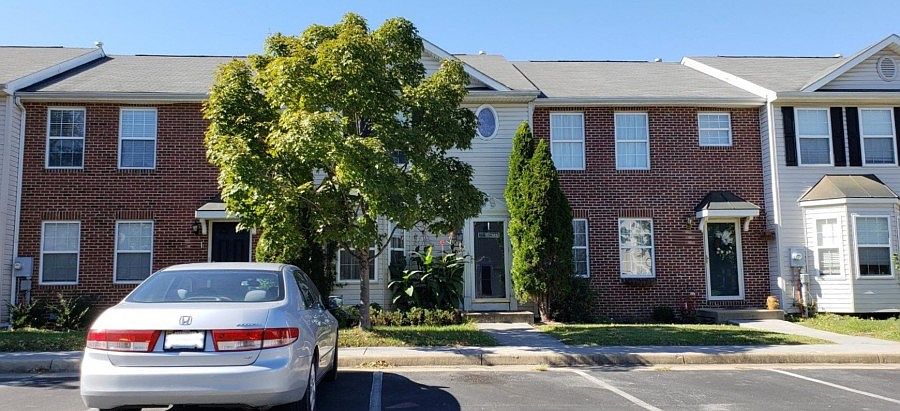 1st image of 147 Lexington Ct