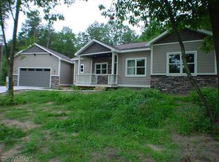 6471 Red Pine Ct, Fruitport, MI 49415