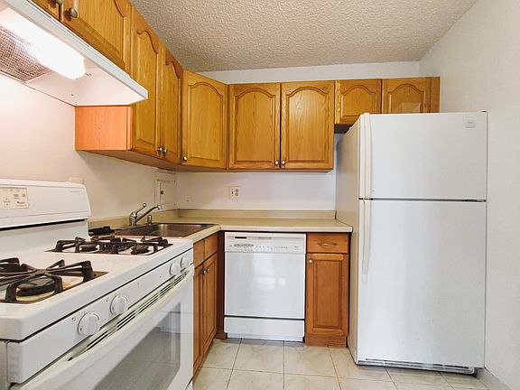 4th image of 1225 Martha Custis Dr APT 204
