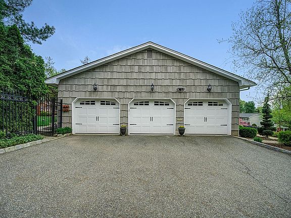 Oversized 3 Car Garage