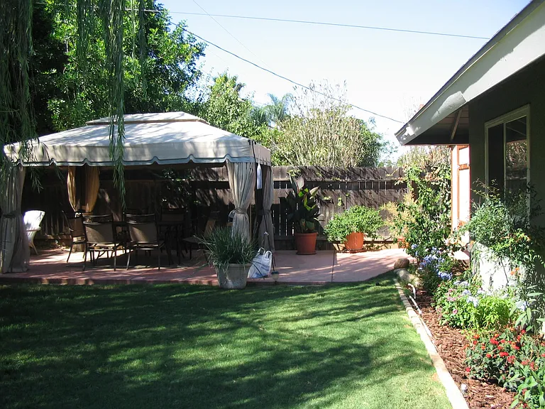 1094 Los Altos Ct — Photo 2