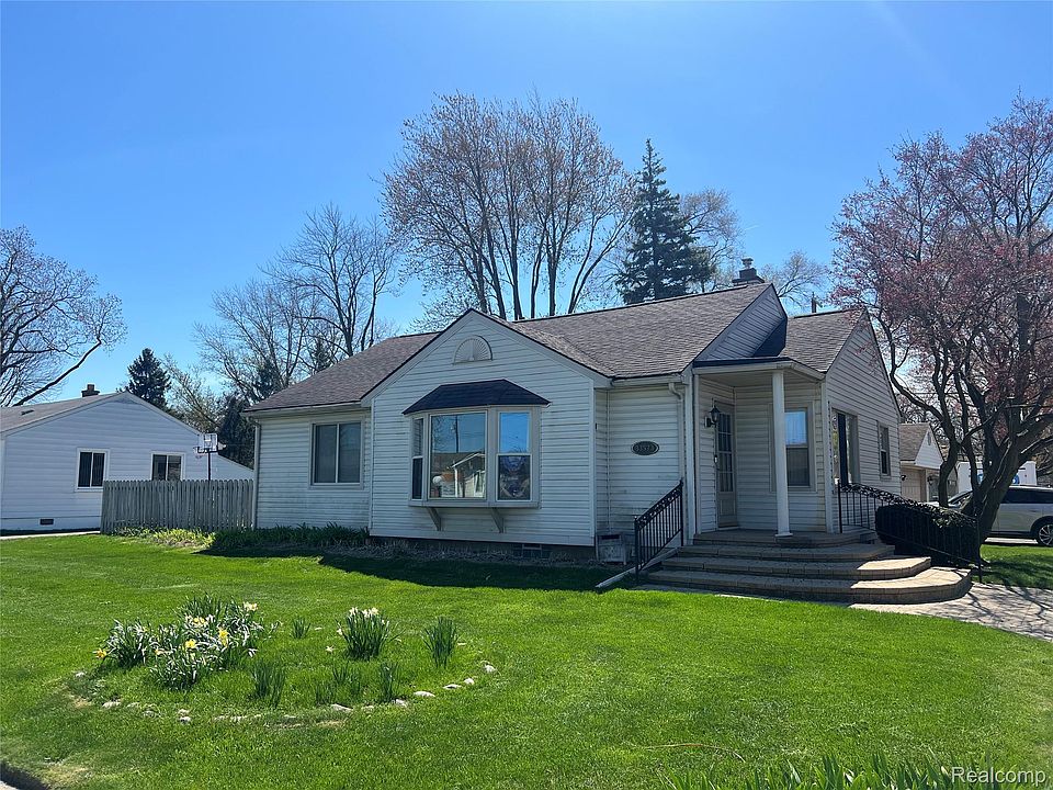 1st image of 33573 Pardo St