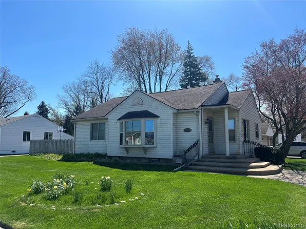 33573 Pardo St, Garden City, MI 48135