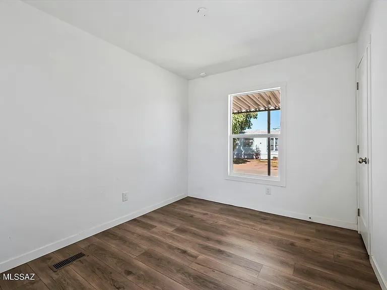 650 E Busby Dr #C — Photo 11