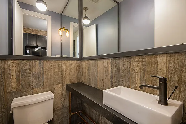 Rented by Prime Square Realty | media 8