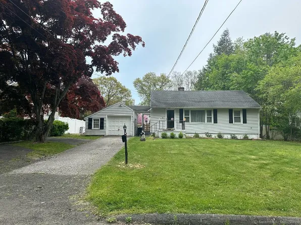 28 Meadowpark Avenue West, Stamford, CT 06905
