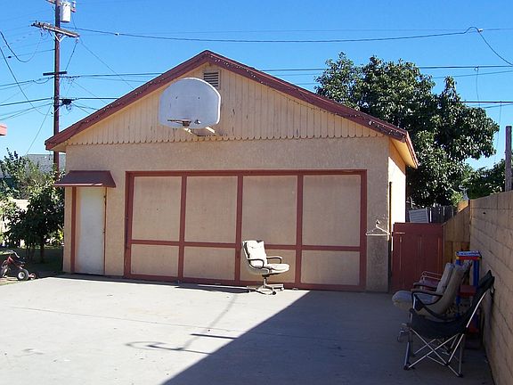 Unpermitted 1 bd/1 ba unit