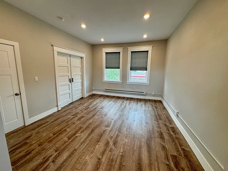 127 1st St SE #1 — Photo 7