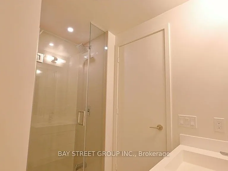 1 Yorkville Ave #4008 — Photo 4