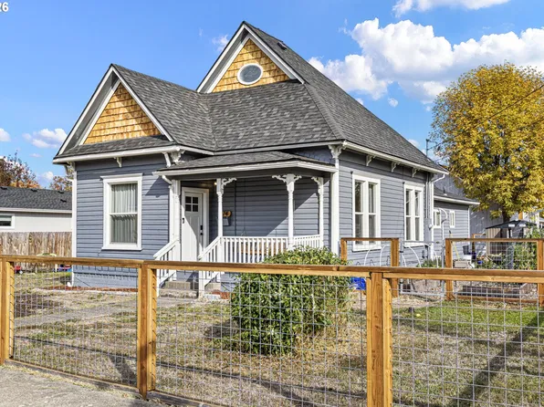 174 SE Mosher Ave, Roseburg, OR 97470
