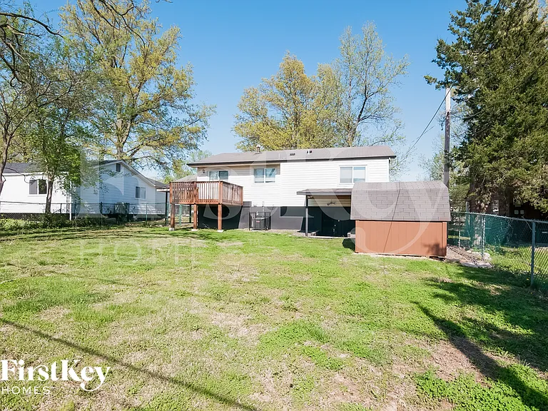 9553 Winkler Dr — Photo 17