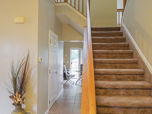 4th image of 309 Victorian Ln