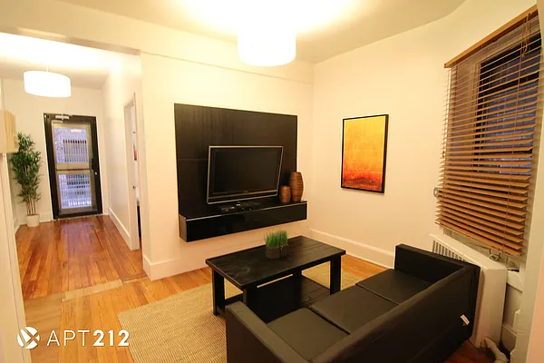 Rented by APT212 INC | media 6