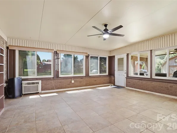 125 Southwood Park Rd, Mooresville, NC 28117