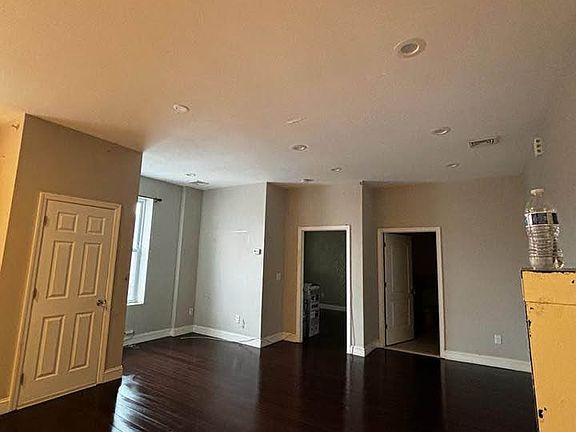 5th image of 107 E Blackwell St Unit 2