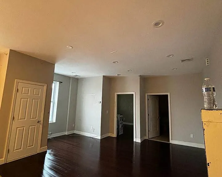 107 E Blackwell St #2 — Photo 5