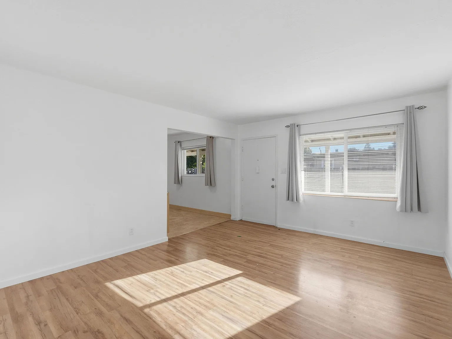 1 bed, 650 sqft, $2,400 — Photo 2