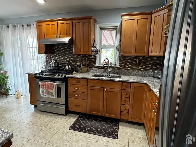 73 Hagaman St — Photo 4