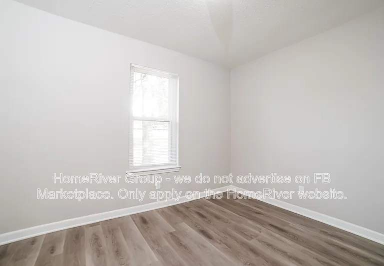 3175 Mayfair Dr — Photo 11