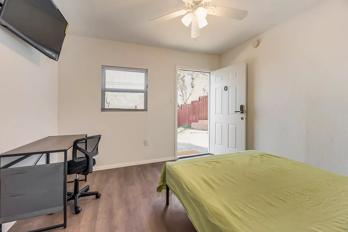 TV included with office chair and desk table - Tarryall Dr