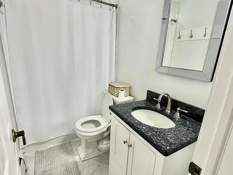 138 Cedar Ave — Photo 43