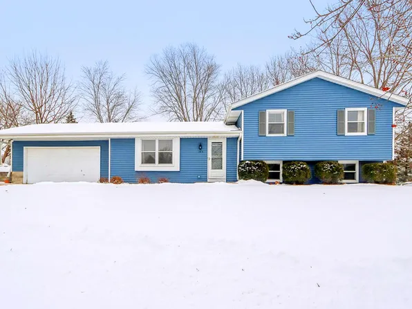 384 Stone COURT, Pewaukee, WI 53072