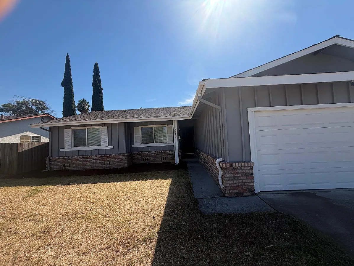 7932 Grandstaff Dr — Photo 2