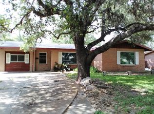 709 E Randall St, Beeville, TX 78102