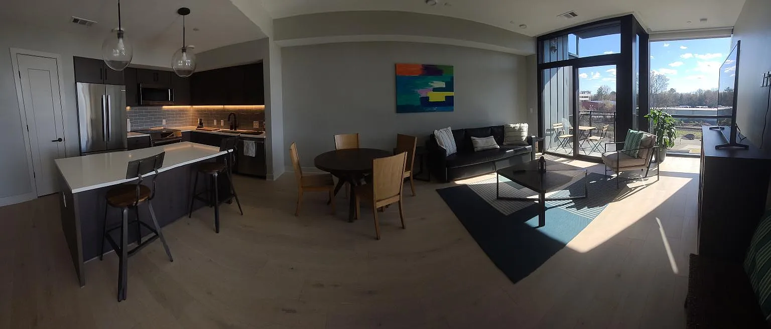1105 W Main St — Photo 2
