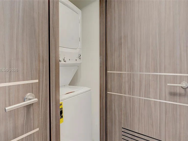 2020 N Bayshore Dr #1905 — Photo 33