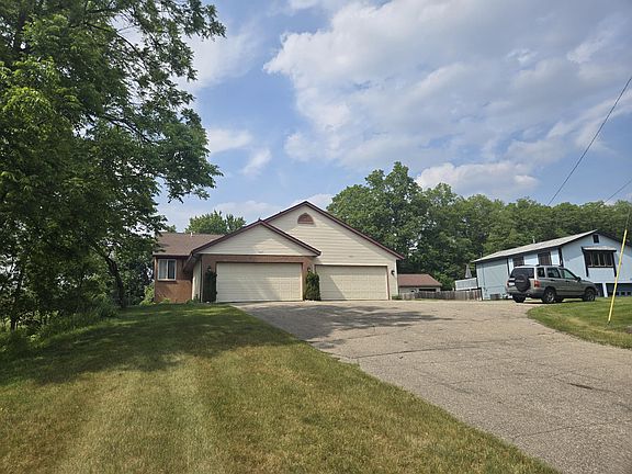 3rd image of 1623 Lamberton Lake Dr NE #1