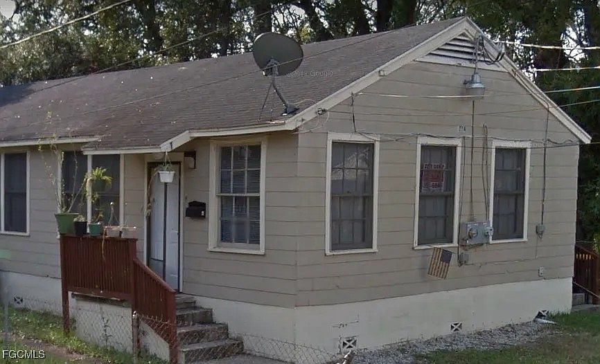 1st image of 1554 W 29th St