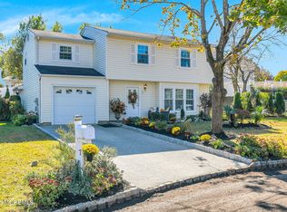 7 Wood Rd, Hazlet, NJ 07730