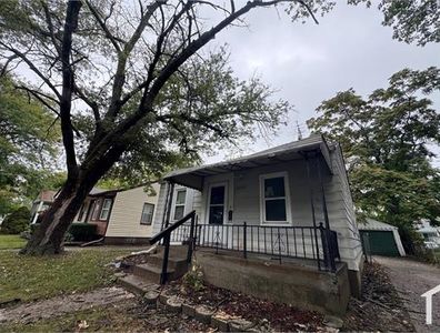 18957 Kingsville St, Harper Woods, MI, 48225