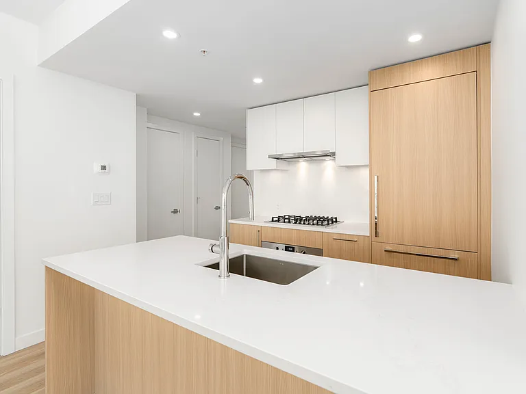 9675 King George Blvd #2707 — Photo 14
