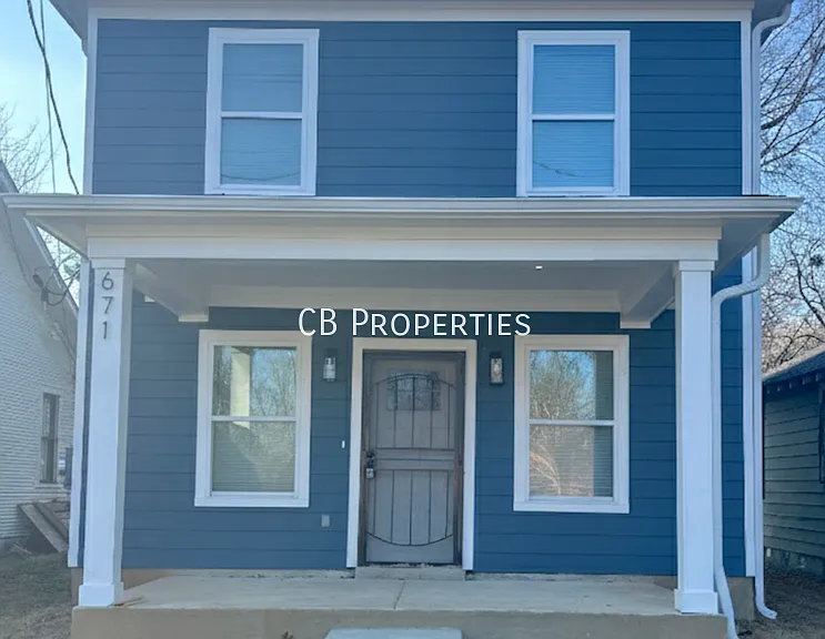 671 Pearce St — Photo 1