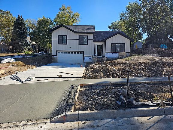 2nd image of 3320 Trolley Ln