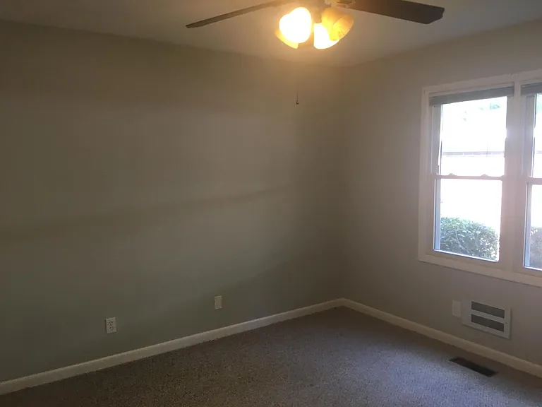 102 Boyd Dr #1-B — Photo 4
