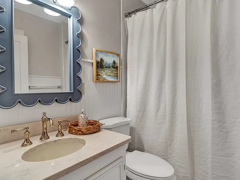 606 W Dobbs St — Photo 8
