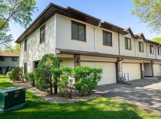 8815 N Maplebrook Ct, Minneapolis, MN 55445