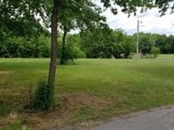 1418 Marshall St, Greenville, TX 75401