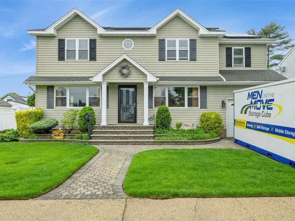 24 Garden Boulevard, Hicksville, NY 11801