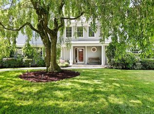 53 Sweet Briar Rd, Stamford, CT 06905