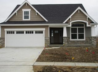 3933 Ten Mile Creek Dr, Sylvania, OH 43560