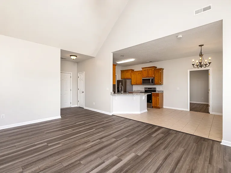 1755 Titanic Ct — Photo 9
